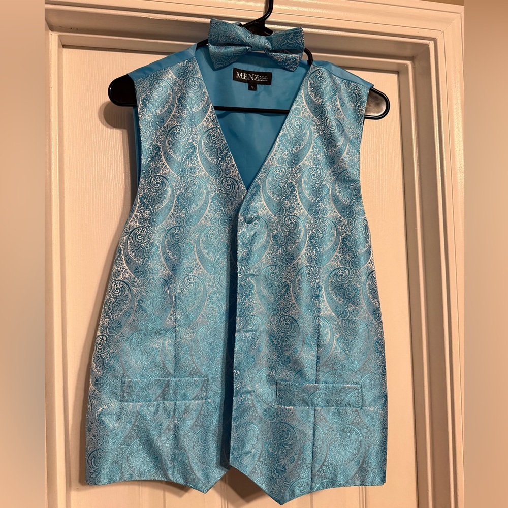 Men's Blue Paisley Vest and Bow Tie Set
